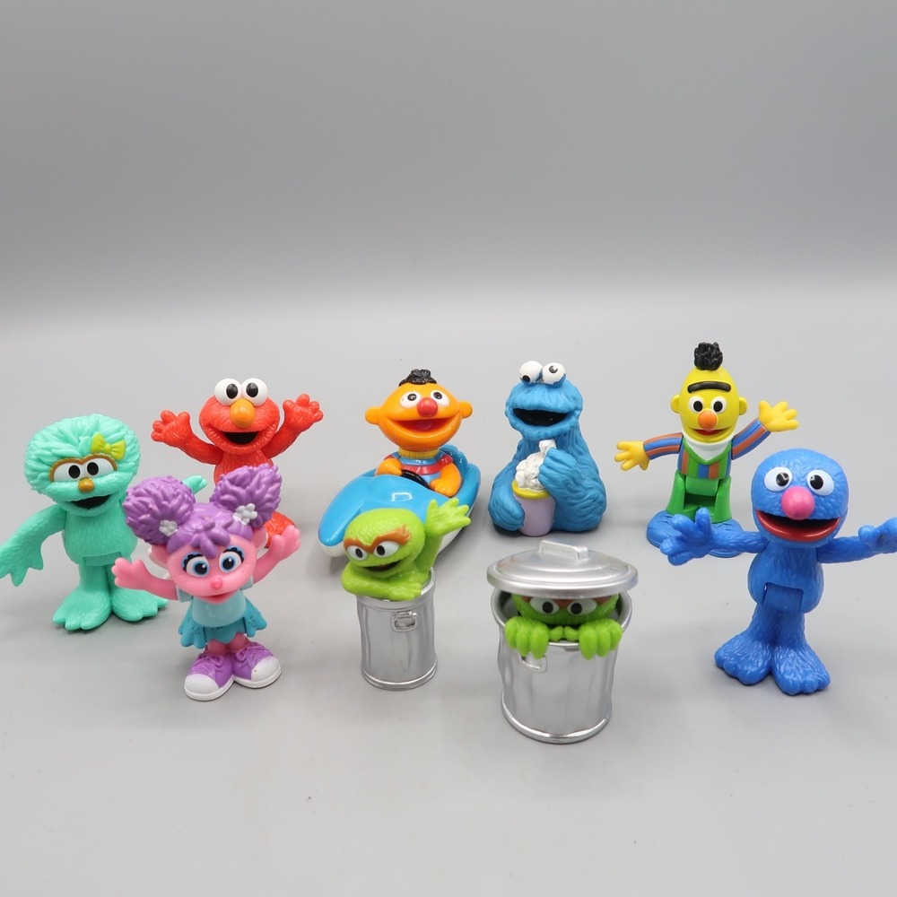 Sesame Street Figure Lot Oscar Abby Elmo Bert Ernie Cookie Grover Toy Lot